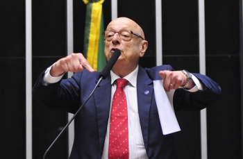 Notícia - Para Esperidião Amin as oposições deveriam se unir