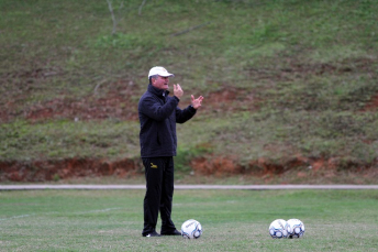 Notícia - Mazola faz testes para montar a equipe