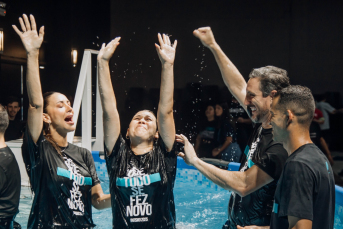 Notícia - Abba Pai Church inicia 2025 com mais de 430 novos batizados
