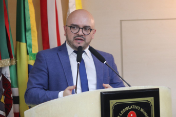Notícia - Projeto prevê adesivo obrigatório em veículos usados pelo Município de Criciúma