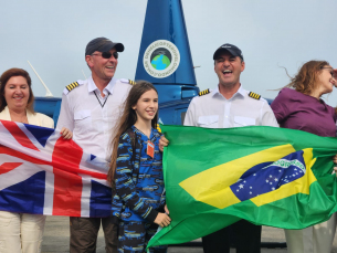Notícia - Criciumense completa viagem e se torna o primeiro brasileiro a dar a volta ao mundo de helicóptero