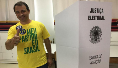 Notícia - Comandante Moisés é eleito governador de Santa Catarina