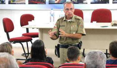 Notícia - Coronel Araújo Gomes fará palestra em Criciúma na segunda-feira