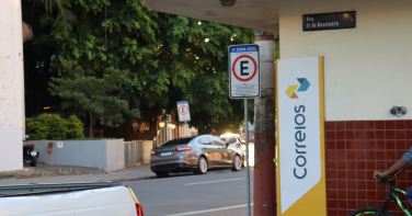 Notícia - Trabalhadores dos Correios aprovam greve por tempo indeterminado