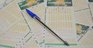 Notícia - Concurso 3016 da Mega-Sena sorteia prêmio de R$ 3,5 milhões nesta terça-feira (9)