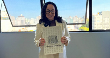 Notícia - Líder comunitária assume vaga na Câmara de Criciúma durante licença de vereador