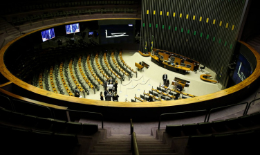 Notícia - Deputados estão nas últimas horas para trocar de partido