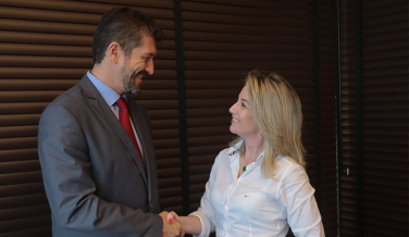 Notícia - Eleição da OAB terá candidata de Criciúma