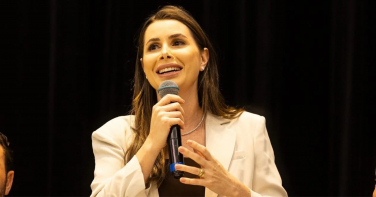 Notícia - Carol de Toni é eleita senadora por Santa Catarina