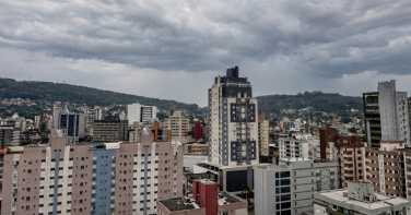 Notícia - Céu nublado predomina em Criciúma, e chuva pode voltar no fim de semana