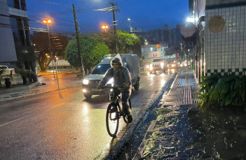 Notícia - Chuva se intensifica e região permanece alerta