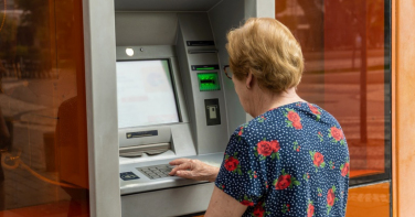 Notícia - INSS libera R$ 35 milhões com 13º antecipado; veja quem recebe e as datas