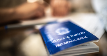 Notícia - Santa Catarina reduz desemprego e lidera ranking nacional em 2026