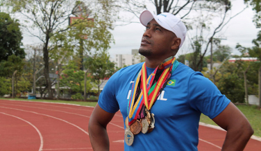Notícia - Claudinei Quirino fala sobre a democracia no atletismo