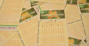 Notícia - Concurso 3039 da Mega-Sena: veja os números sorteados neste domingo