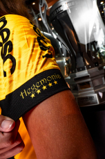 Notícia - Em comemoração ao acesso à Série A e títulos no Catarinense, Criciúma lança camisa especial