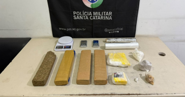 Notícia - Mais de 5 kg de drogas são apreendidos em residência de Passo de Torres