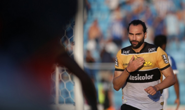 Notícia - Criciúma deseja recuperação ao ex-atacante Léo Gamalho 
