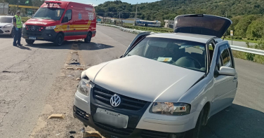 Notícia - Batida entre dois carros deixa três idosos feridos na SC-108, em Urussanga