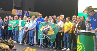 Notícia - Jorginho reúne 30 prefeitos e cerca de 2,5 mil pessoas em ato de campanha em Criciúma 