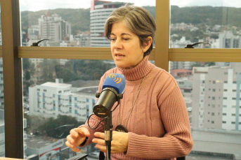 Notícia - [Áudio] Jornalista policial e investigadora é indicada ao Prêmio Criciúma Faz Bem