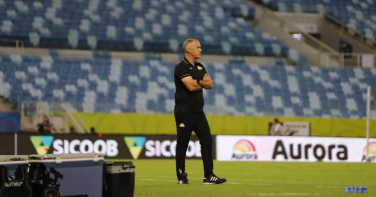 Notícia - Baptista comemora empate no sufoco e elogia postura do elenco: 'Serve de alerta'