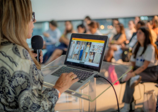 Notícia - ACIC recebe Denise Morais para palestra sobre as tendências do inverno 2026
