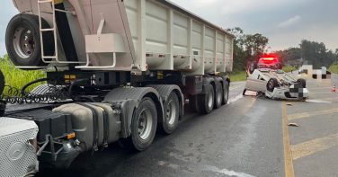 Notícia - Capotamento na SC-108 deixa dois feridos em Urussanga