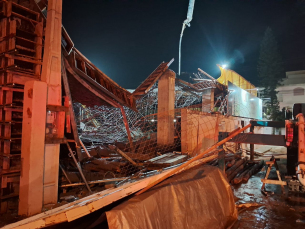 Notícia - Laguna: três homens ficam feridos após desabamento de laje de edifício em construção