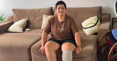 Notícia - Torção no pé termina em amputação e moradora de Criciúma abre vaquinha para custear prótese
