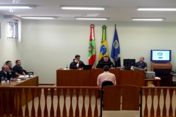 Notícia - Réu por tentativa de feminicídio é condenado a nove anos de prisão