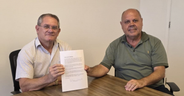 Notícia - Arleu retira candidatura para apoiar Clésio Salvaro a deputado estadual