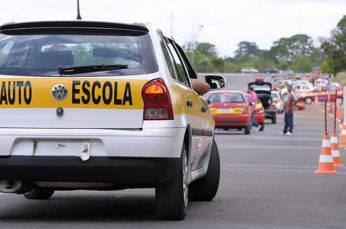 Notícia - CNH muda ainda nesta semana e processo para tirar habilitação fica mais simples