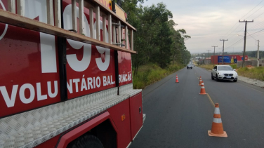 Notícia - ((Vídeo)) Incêndio no acesso Sul do Rincão exige retorno dos bombeiros nesta sexta-feira
