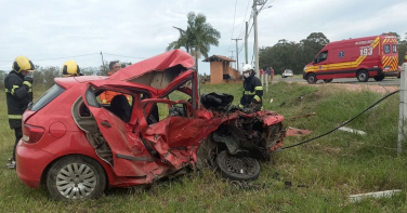 Notícia - Colisão violenta deixa um morto e dois feridos em Balneário Rincão