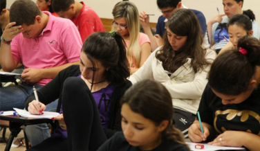 Notícia - Base Nacional Curricular será discutida no dia 2 de agosto em 28 mil escolas