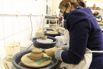 Notícia - Curso de Cerâmica Artística da Satc oferece capacitação profissional e atividade de lazer