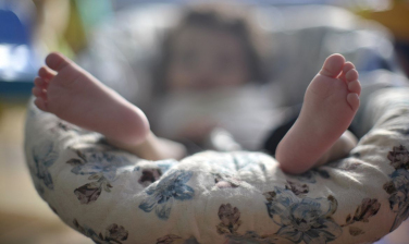 Notícia - Pandemia teve impactos diretos para bebês e crianças, diz estudo