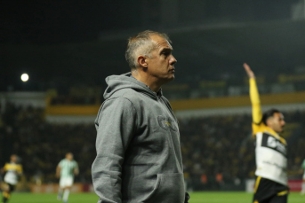 Notícia - “Time que vai subir”: Baptista banca reação do Criciúma