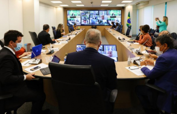 Notícia - Governadores debatem aceleração na entrega de vacinas com o ministro da Saúde