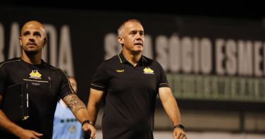 Notícia - Eduardo Baptista vê boa atuação, mas cita 'vacilo' no gol sofrido