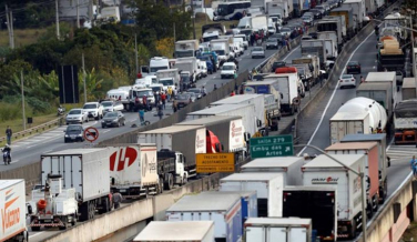 Notícia - Indústria catarinense foi a terceira mais afetada pela greve dos caminhoneiros