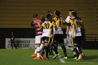 Notícia - Tigre em busca de mais um atacante para compor o elenco