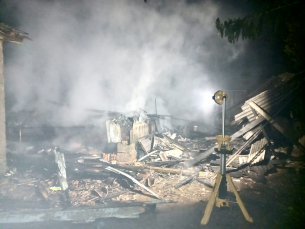 Notícia - Casa pega fogo em Jacinto Machado