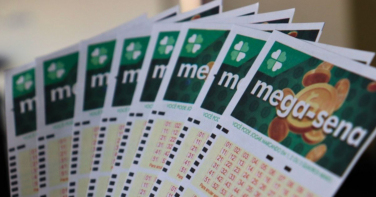 Notícia - Concurso 3037 da Mega-Sena: veja os números sorteados nesta terça-feira (28)