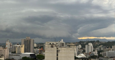 Notícia - Chuva intensa coloca regiões de SC em alerta para temporais