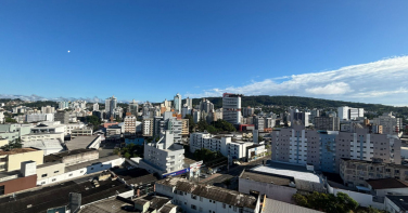 Notícia - Calor dispara e quarta pode ter chuva surpresa à tarde