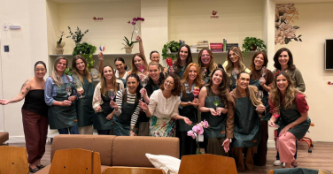 Notícia - Projeto Elas promove workshop de pintura de taças no Nações Shopping