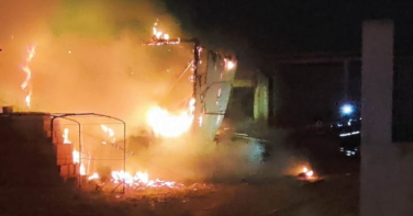 Notícia - Incêndio destrói residência em Balneário Rincão