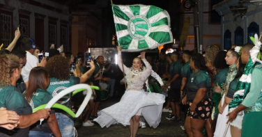 Notícia - Ensaio das Escolas de Samba marca retorno do desfile ao Carnaval Laguna